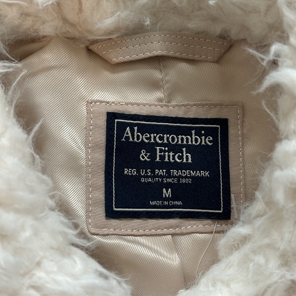 NWT Abercrombie & Fitch faux fur Jacket M - Picture 3 of 11